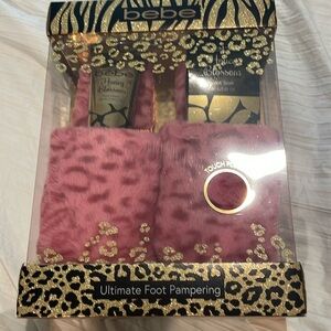 New Bebe slippers with foot lotion and foot soak